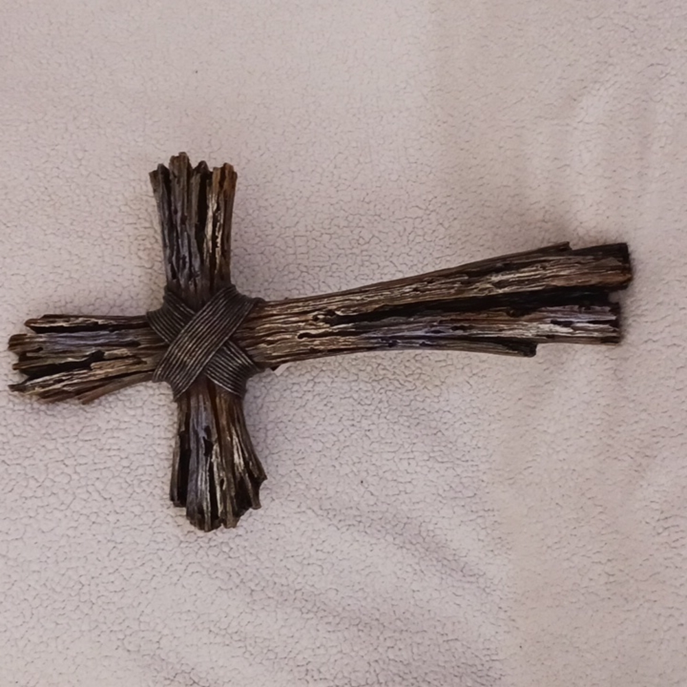 De Leon collections cross
